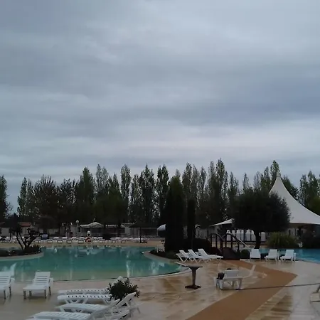 La Carabasse مكان تخييم